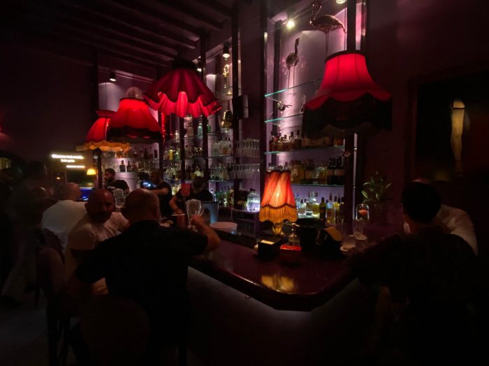 Ο κορωνοϊός κολλάει…στην Αιτωλοακαρνανία μετά τις 00:30;