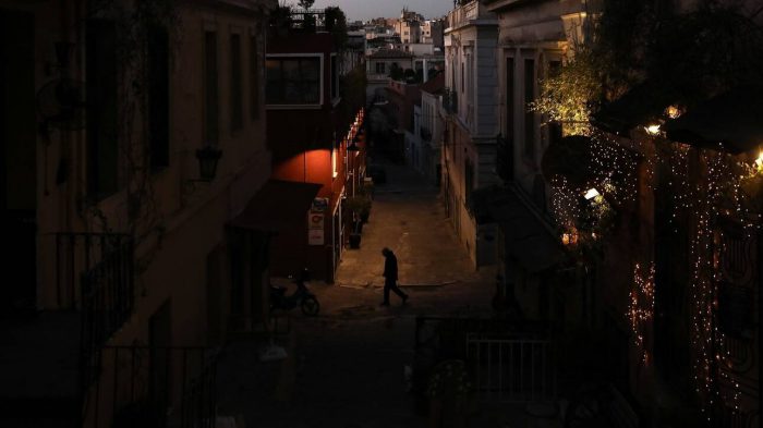 Απαγόρευση κυκλοφορίας: Ποιοι θα εξαιρούνται και ποια τα απαραίτητα έγγραφα