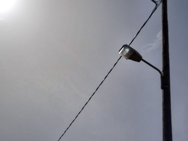 Αγρίνιο: Σπαταλάται άδικα ηλεκτρική ενέργεια κατά τη διάρκεια της μέρας