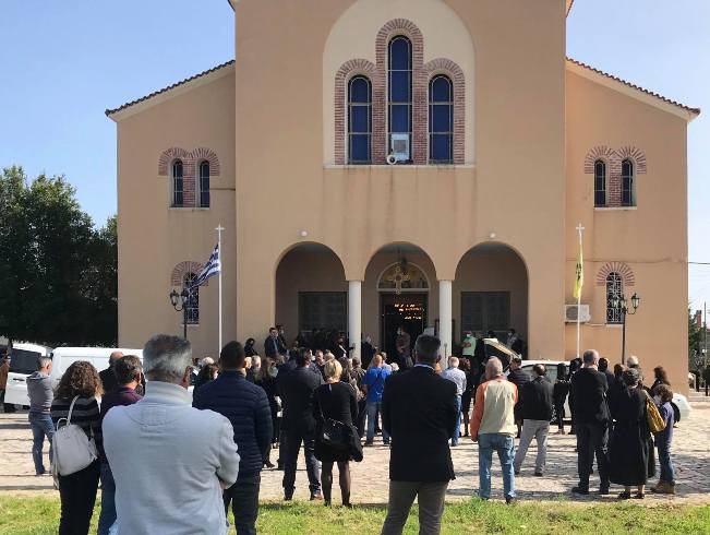 Ανείπωτος πόνος στην κηδεία του 11χρονου Κωνσταντίνου στο Παναιτώλιο(φωτο)