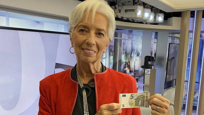 Τα νέα χαρτονομίσματα των πέντε ευρώ