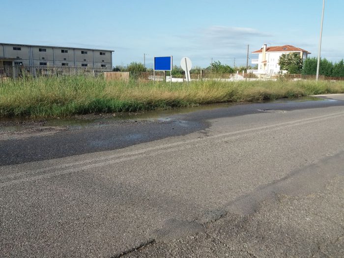 Αγρίνιο:Πρόβλημα με διαρροή υδάτων στο οδόστρωμα εμφανίστηκε τις τελευταίες ημέρες