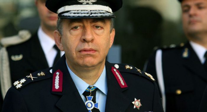 Εξω από το σπίτι του Αιτωλοακαρνάνα πρώην Αρχηγού της ΕΛΑΣ Ν. Παπαγιανόπουλου Χρυσαυγίτης με βεβαρημένο παρελθόν προκάλεσε επεισόδιο