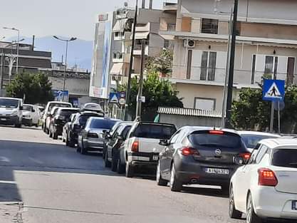 Αγρίνιο:Τελευταία ψώνια πριν το lockdown: Ουρές σε καταστήματα και δρόμους