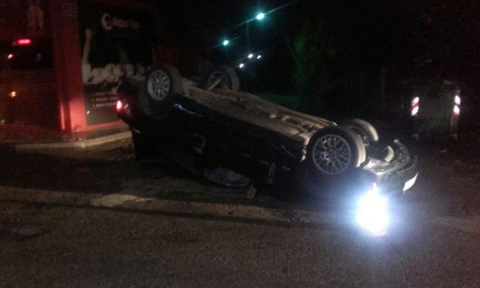 Τροχαίο στο Παναιτώλιο- ΙΧ προσέκρουσε σε όχημα και ανετράπη (φωτο)