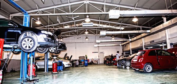 Με SMS «2» η μετάβαση σε συνεργεία και εκθέσεις αυτοκινήτων