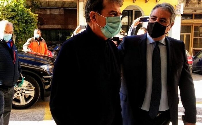 Πάτρα: Επίσκεψη Χρυσοχοΐδη – Τι συζήτησαν Φαρμάκης, Πελετίδης, Καρβέλης με τον Υπουργό (ΒΙΝΤΕΟ)
