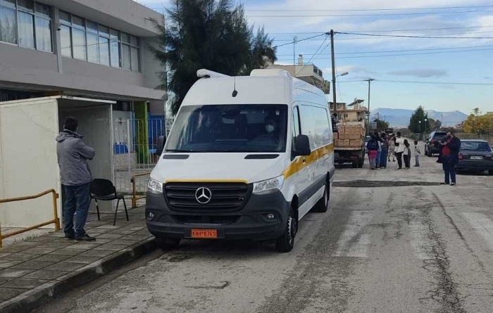 Αρνητικά τα τεστ covid στον καυταλισμό Ρομά στα Αη Βασιλιώτικα Αγρινίου