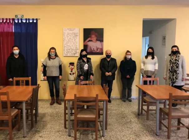 Γεύματα Αγάπης στo «Χαμόγελο του Παιδιού» στα Καλύβια