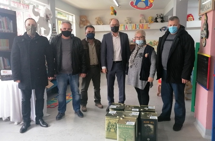 Ελαιόλαδο σε κοινωνικές δομές της Περιφέρειας διέθεσε ο Σύλλογος Ελαιοπαραγωγών Αιτωλικού
