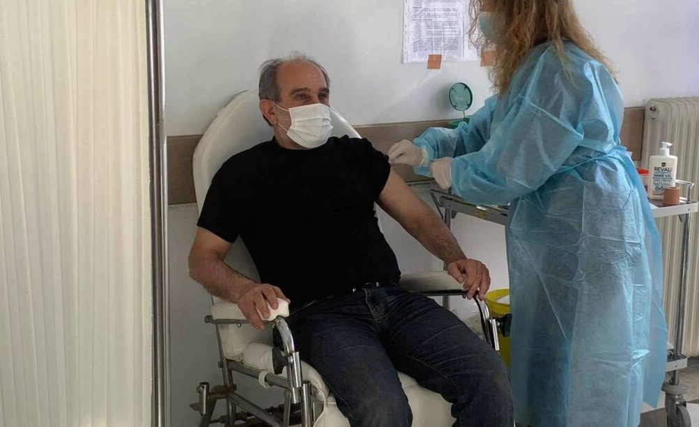 Εμβολιάστηκε ο Απόστολος Κατσιφάρας…