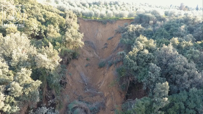 Καθίζηση εδάφους στην περιοχή του Αμπελακίου ανησυχεί τους κατοίκους