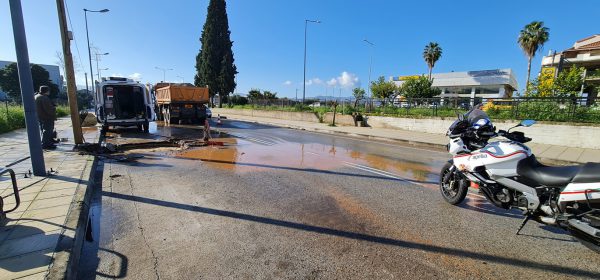 Εργασίες της ΔΕΥΑ Αγρινίου στη Χαριλάου Τρικούπη- Με προσοχή η διέλευση