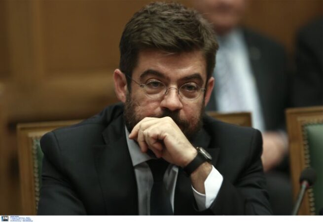 Στο νοσοκομείο Σωτηρία με κορωνοϊό ο Μιχάλης Καλογήρου