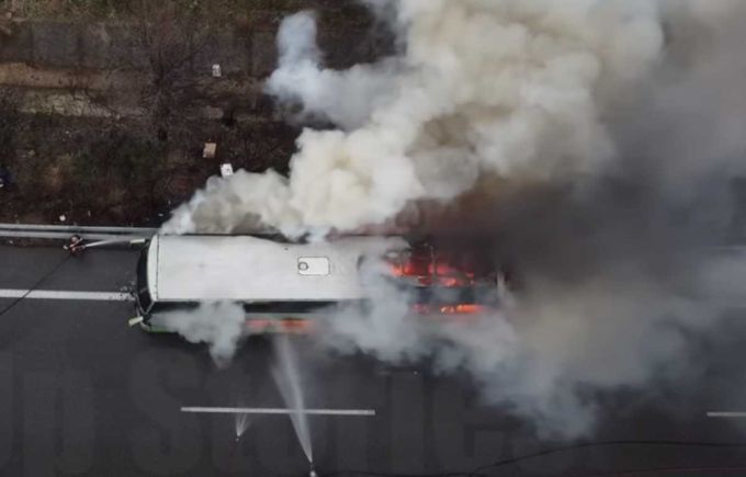 Φωτιά σε λεωφορείο των ΚΤΕΛ – Τρόμος για τους 48 επιβάτες (VIDEO)