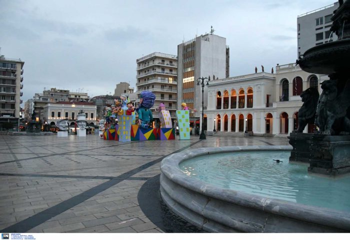 «Βράζει» από κρούσματα η Πάτρα – Σταθερή η κατάσταση του 9χρονου με κορωνοϊό στη ΜΕΘ
