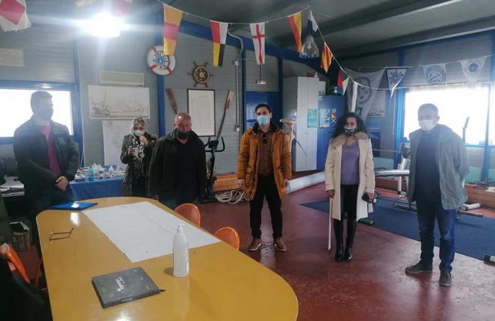 Κλιμάκιο της Περιφέρειας στον Ναυτικό Όμιλο Μεσολογγίου για την κατασκευή προπονητικού κωπηλατοδρομίου