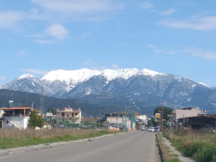 Η χώρα στα λευκά….μόνο το Αγρίνιο δεν βλέπει μια άσπρη μέρα!!