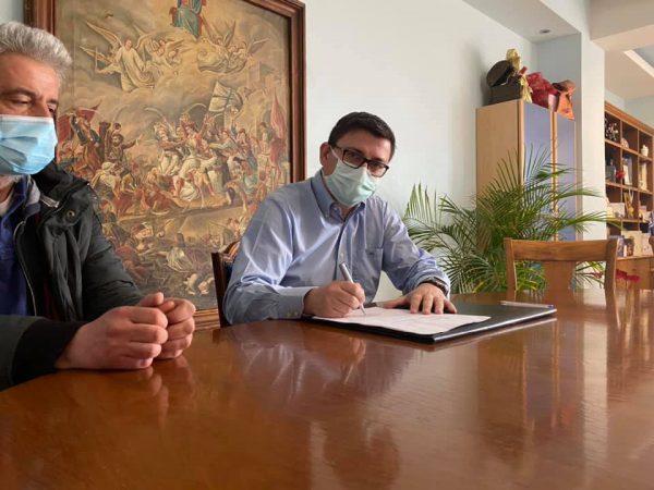 Έπεσαν οι υπογραφές για το έργο «Αγροτική Οδοποιία Δ.Ε. Αλυζίας Δήμου Ξηρομέρου»