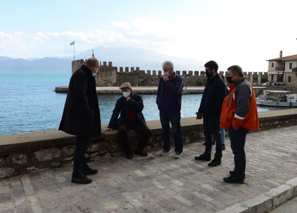 Ναύπακτος: Σύσκεψη εργασίας για τις σπηλαιώσεις του Λιμανιού