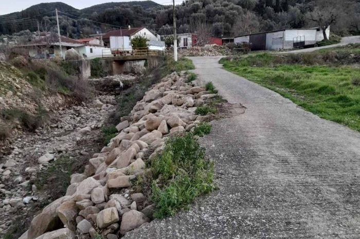 Ζευγαράκι Αγρινίου: Επικίνδυνος παραμένει ο δρόμος παρά την πτώση άνδρα στο ρέμα!