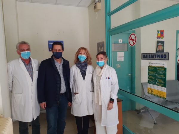 Ο Δήμαρχος στο Κέντρο Υγείας Αγρινίου ενημερώθηκε από τον Διευθυντή για την πορεία των εμβολιασμών
