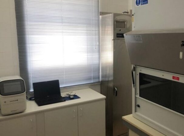 Νοσοκομείο Αγρινίου: Σε λειτουργία ο μοριακός αναλυτής ανίχνευσης Covid-19