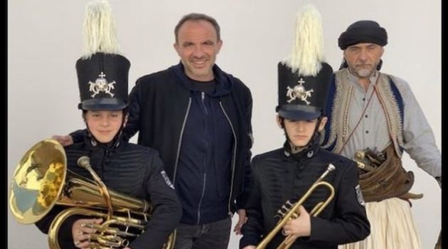 Αθήνα/ Παρέλαση: Το Μεσολόγγι με Νίκο Αλιάγα και Ιερό Λόχο