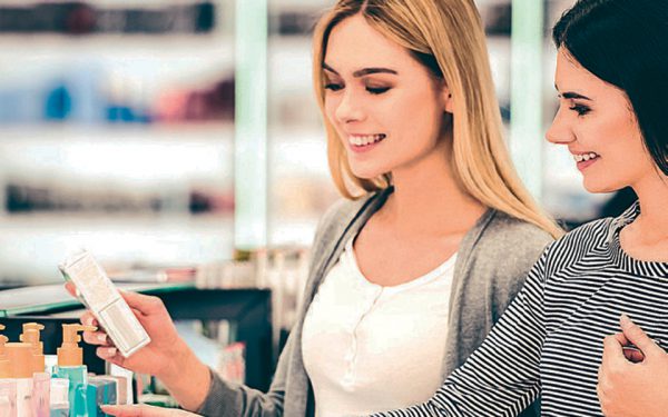 Ζητείται πωλήτρια/ταμίας για κατάστημα καλλυντικών και είδη σπιτιού στο Αγρίνιο