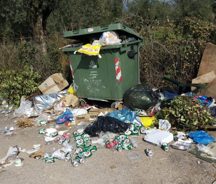 Πρόβλημα η συσσώρευση σκουπιδιών στο Ρηγανά Αγρινίου
