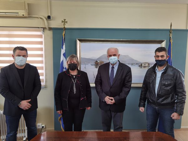 Κώστας Λύρος: «Επιτακτική ανάγκη η ορθή διαχείριση των αδέσποτων ζώων»
