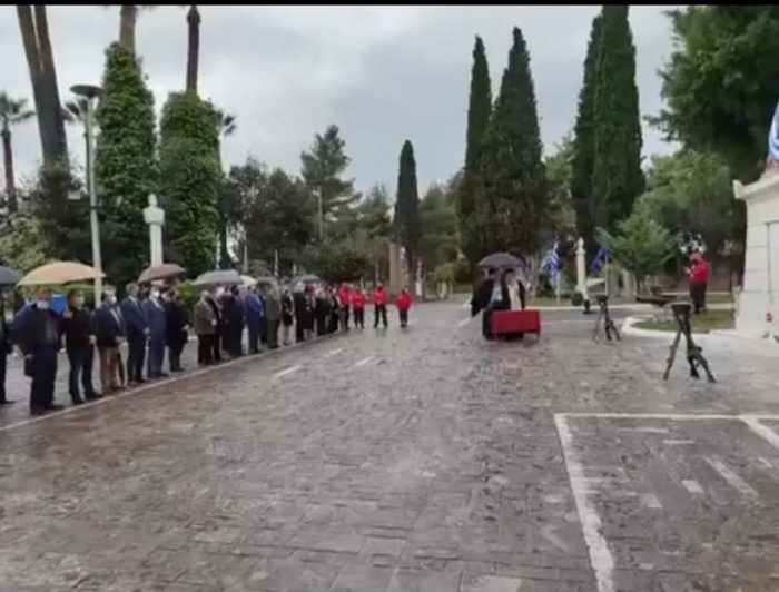 Μεσολόγγι:Κατάθεση στεφάνων και επιμνημόσυνη δέηση στον Τύμβο των Ηρώων
