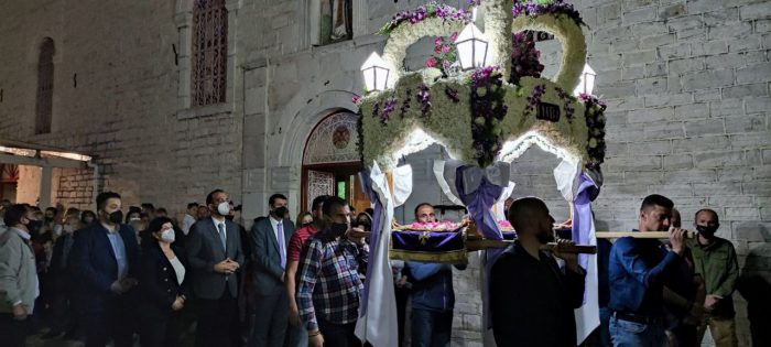 Στον Επιτάφιο στην Αμφιλοχία ο Νεκτάριος Φαρμάκης (ΦΩΤΟ)