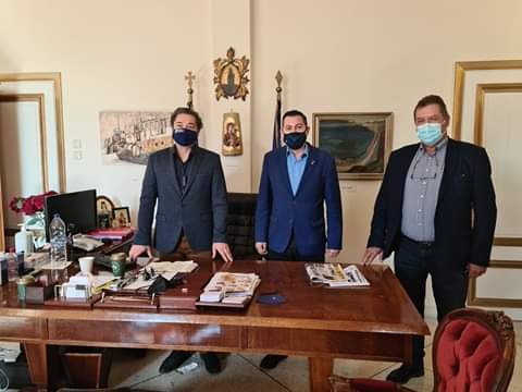 Κοινό μέτωπο για την αναδιάρθρωση της κορινθιακής σταφίδας – Επίσκεψη Βασιλόπουλου στη Ζάκυνθο