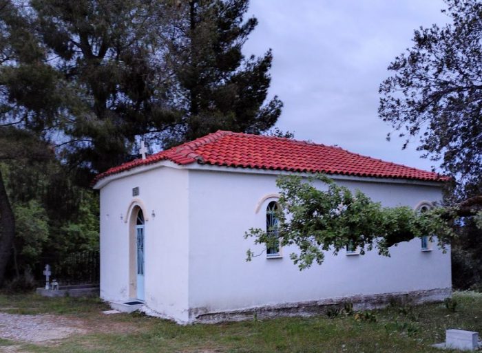 Έκλεψαν σημαία και ιμάντα απο εκκλησάκι στην Γαβαλού…