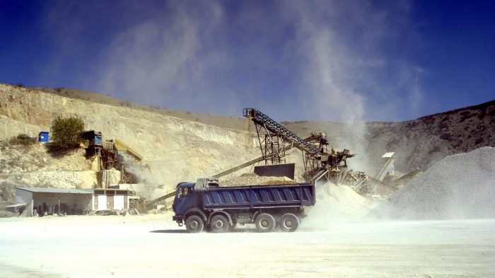 Φρικτό εργατικό ατύχημα σε λατομείο – Μηχάνημα ακρωτηρίασε το χέρι 45χρονου