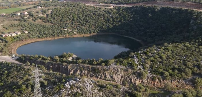 Βόνιτσα: Η άγνωστη λίμνη Κομήτη και η θεωρία του μετεωρίτη για τη δημιουργία της