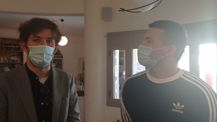 Παρέα νέων από Γουριώτισσα και Πρόδρομο, δώρισαν τρόφιμα στα συσσίτια του Ι.Ν Αγίου Δημητρίου