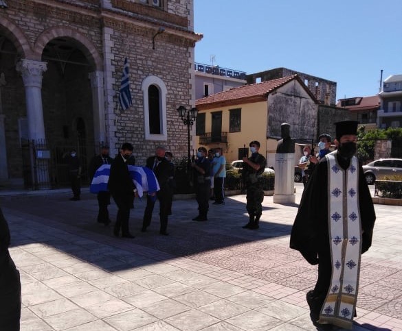 Μεσολόγγι : Σε κλίμα οδύνης το τελευταίο αντίο στον επισμηνία Π. Θεοφιλάτο