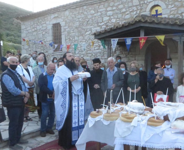 Αμφιλοχία: Πανηγυρικός εσπερινός για την εορτή Αγ. Κωνσταντίνου και Ελένης