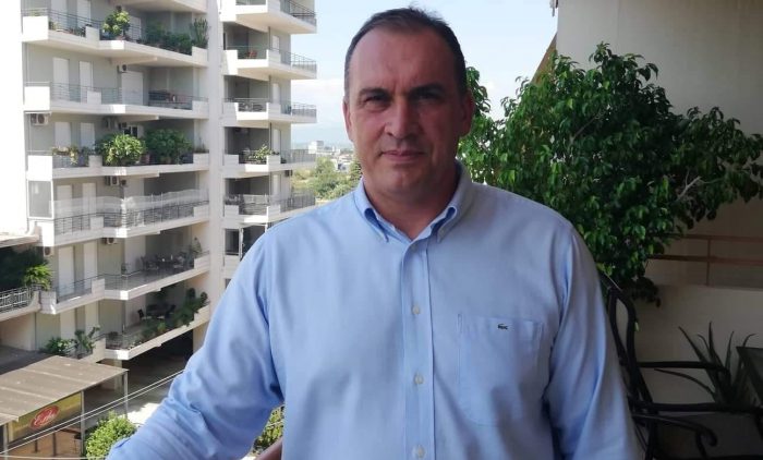 Σε προληπτική καραντίνα ο πρόεδρος της κοινότητας Καλυβίων