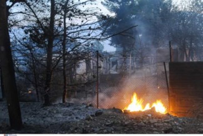 Κορινθία: Aγρινιώτης βρήκε το σπίτι του στάχτη από την φωτιά (VIDEO)