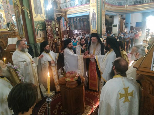 Με λαμπρότητα πανηγύρισε ο Ιερός Ναός Αγίας Τριάδος Αγρινίου