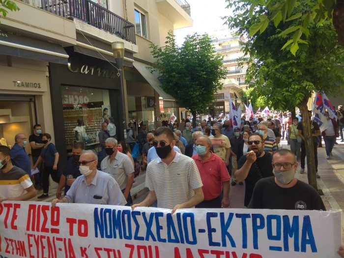 Αγρίνιο: Νέα απεργιακή συγκέντρωση ενάντια στο εργασιακό νομοσχέδιο (ΦΩΤΟ)