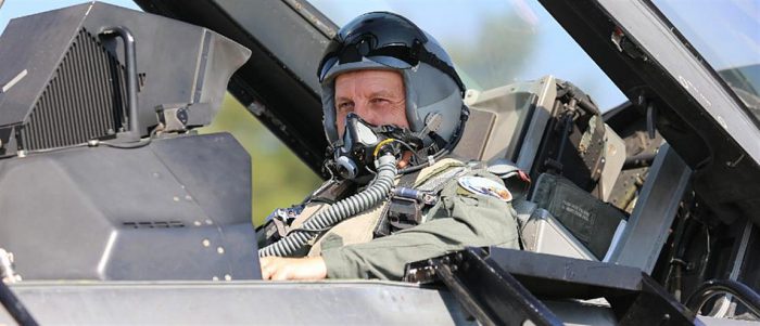 Αρχηγός ΓΕΕΘΑ: Πτήση με F-16 πάνω από το μνημείο του Θέρμιου Νικόλαου Σιαλμά – ΒΙΝΤΕΟ