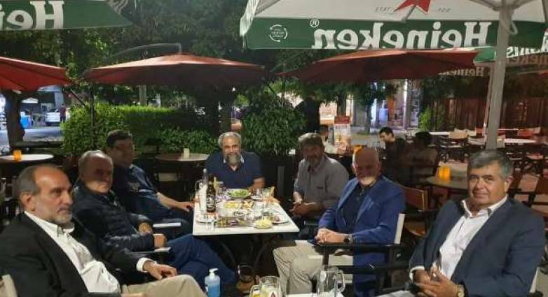 Ο Γ. Παπανδρέου με την παράταξη Κατσιφάρα