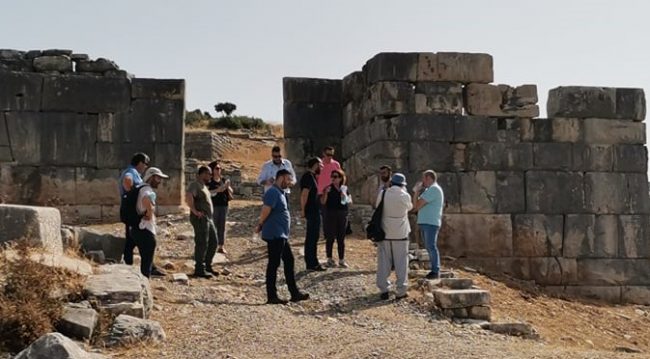 Στις εργασίες αποκατάστασης του Αρχαίου Θεάτρου Πλευρώνας ο Νεκτάριος Φαρμάκης