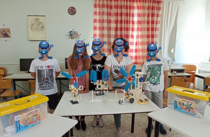 Γυμνάσιο Νεάπολης : Κατασκευές που χρησιμοποιούν Ανανεώσιμες Πηγές Ενέργειας