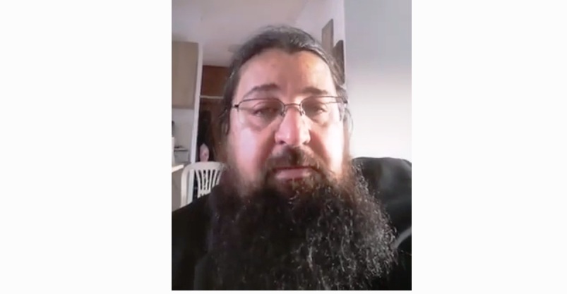 Συγκινεί ο ιερέας από την Αιτωλοακαρνανία που έχασε την 14χρονη κόρη του