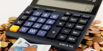 Άνοιξε η πλατφόρμα για ρύθμιση χρεών – Έως 420 δόσεις για τράπεζες και 240 για εφορία